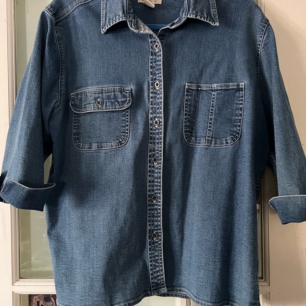 Vintage St John’s Bay XL Casual Denim Button-Up Shirt